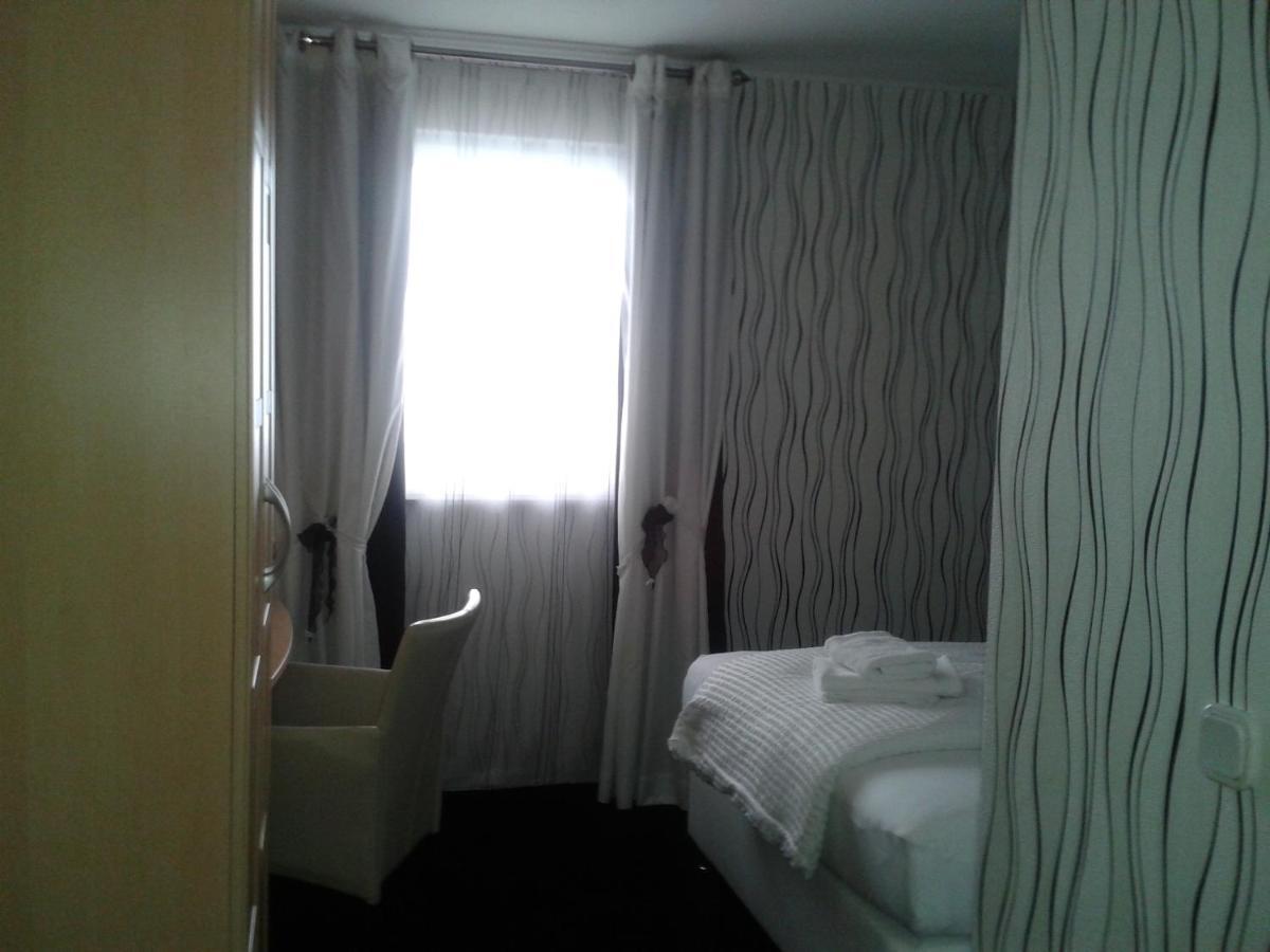 Hotel Ackermann Riedstadt Room photo